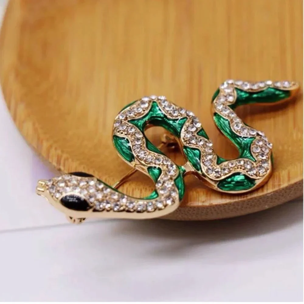 Green Snake Rhinestone Brooch - Picture 4 of 6